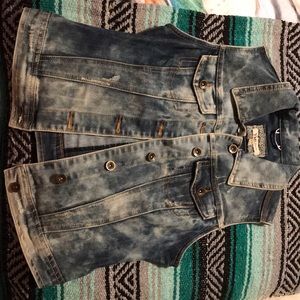 Vintage wash denim vest